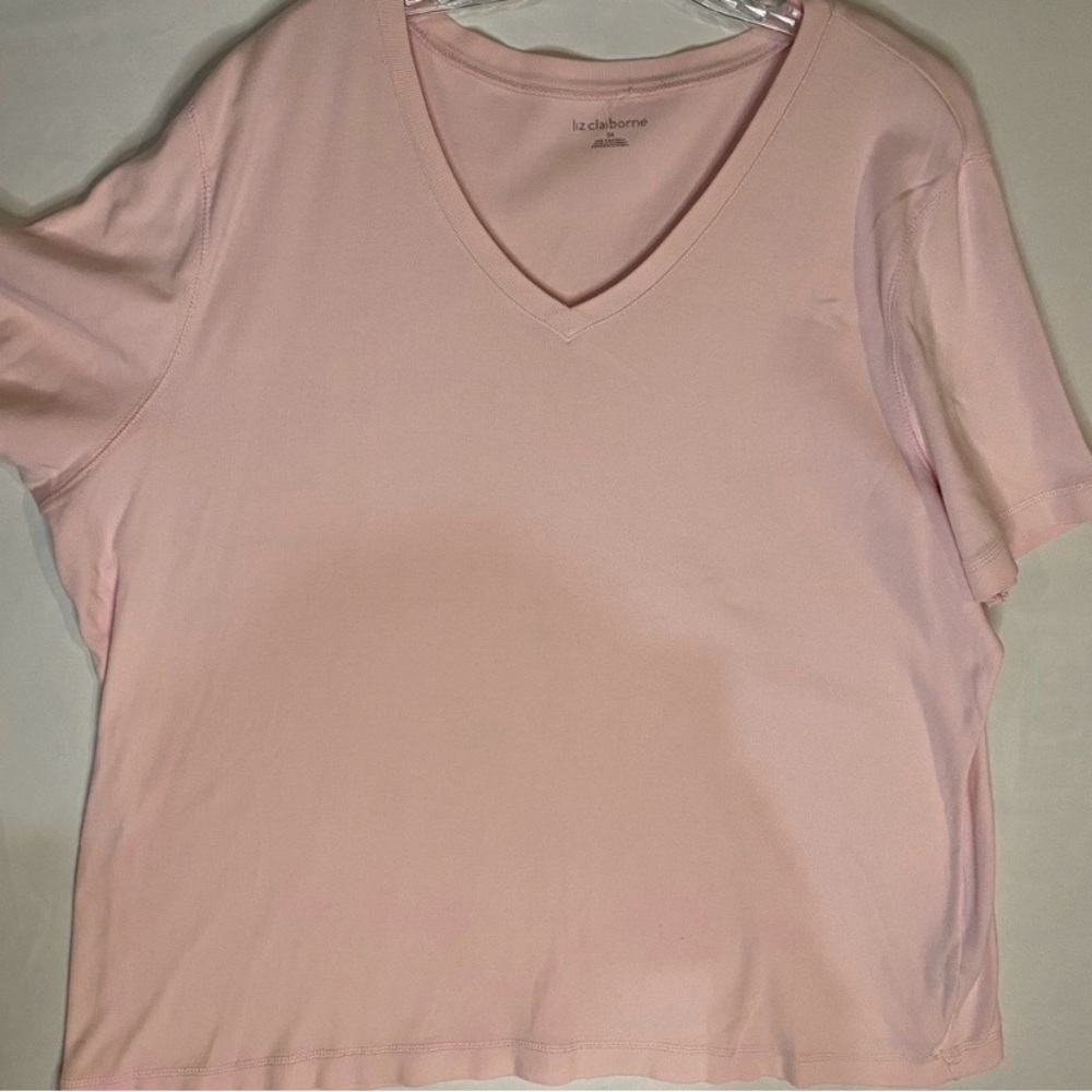 Liz Claiborne Light Pink V-Neck Short Sleeve Tee